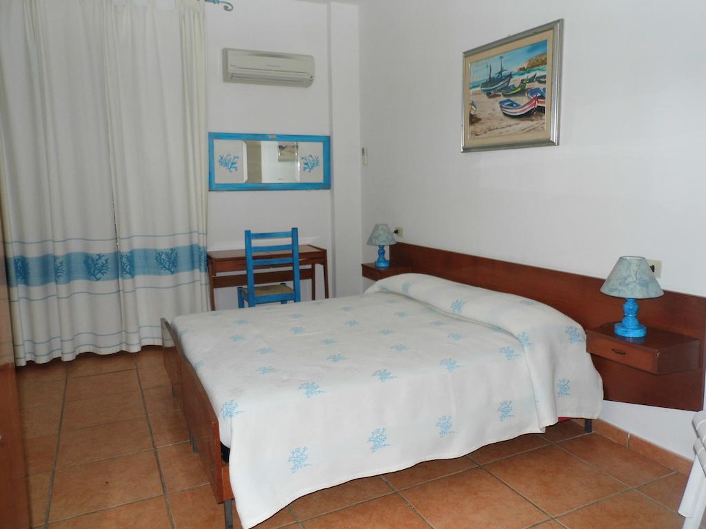 Lina Hotel Stintino Rum bild